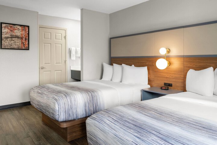 AmericInn by Wyndham Urbana / Champaign University Area