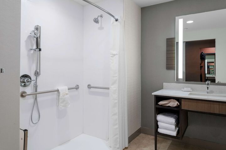 Room 16 of 35