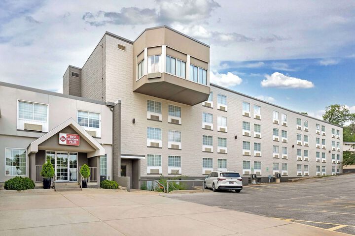 Hotel 2 of 67