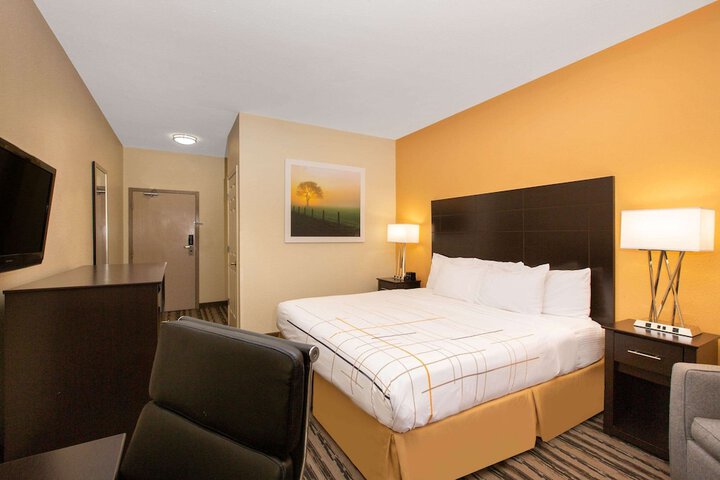 Room 26 of 40