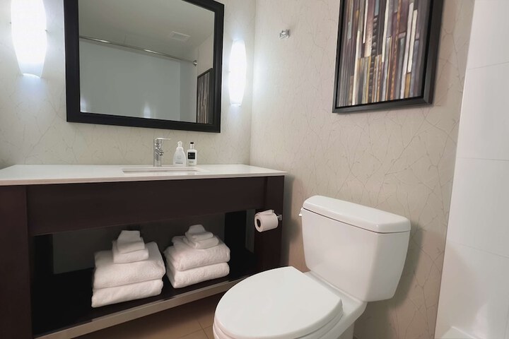 Room 30 of 77