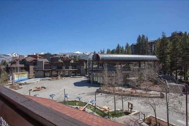 Village 2230 White Mountain Lodge
