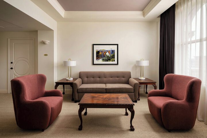 Davenport Hotel Autograph Collection