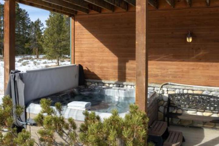 Mountain Peak 3.5 Bathrooms Home