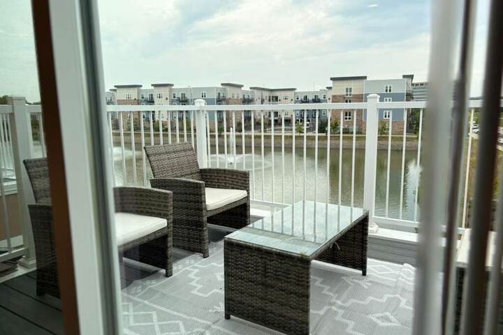Modern 4BR with Parking - WV rep 4