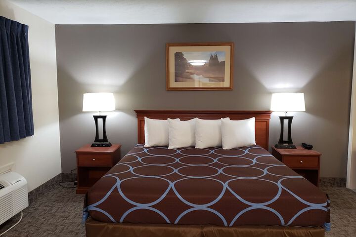 Room 7 of 42