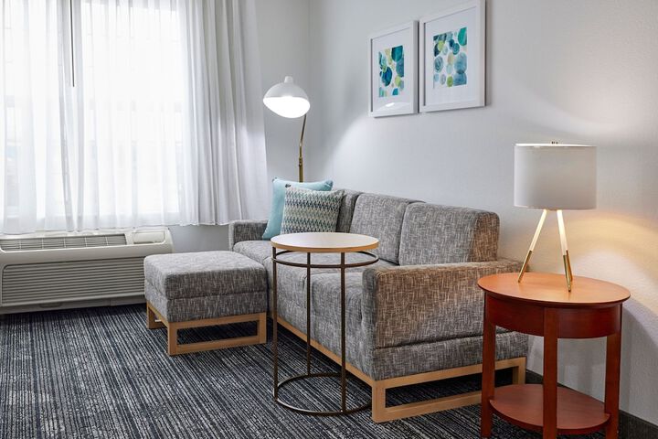 Room 17 of 28