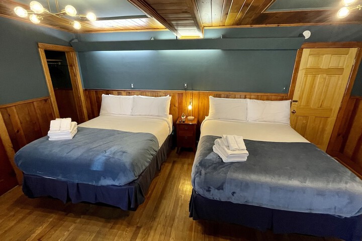 Room 104 of 156