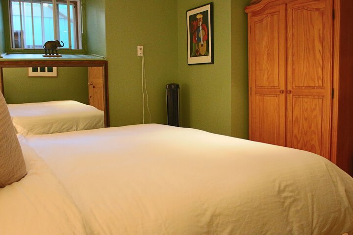 Room 16 of 39