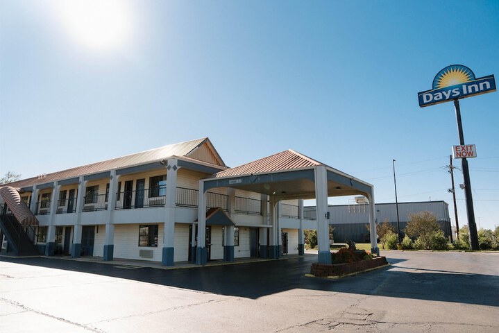Days Inn by Wyndham Monroe LA