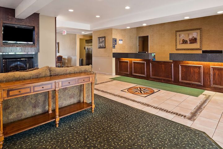 Hotel Interior 8 of 23