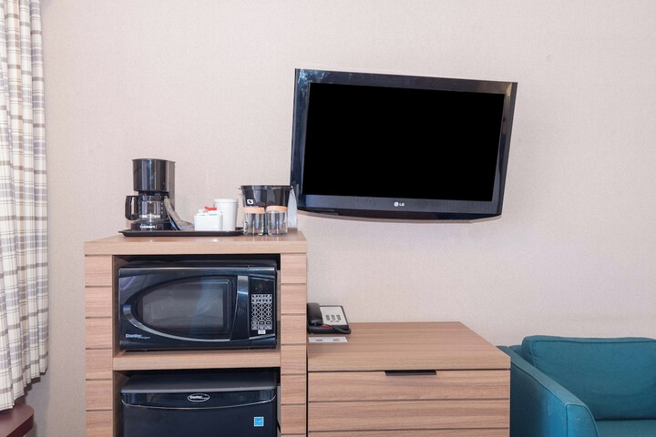 Room 14 of 36