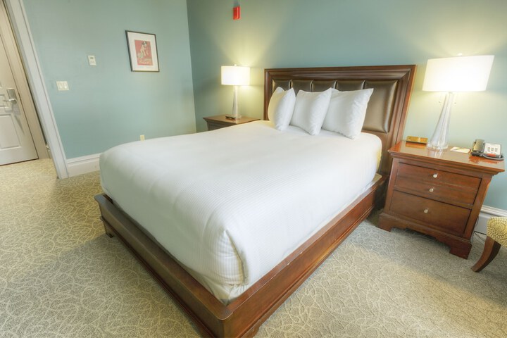 Montvale Hotel