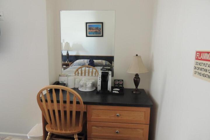 100 Mile Motel & RV Park