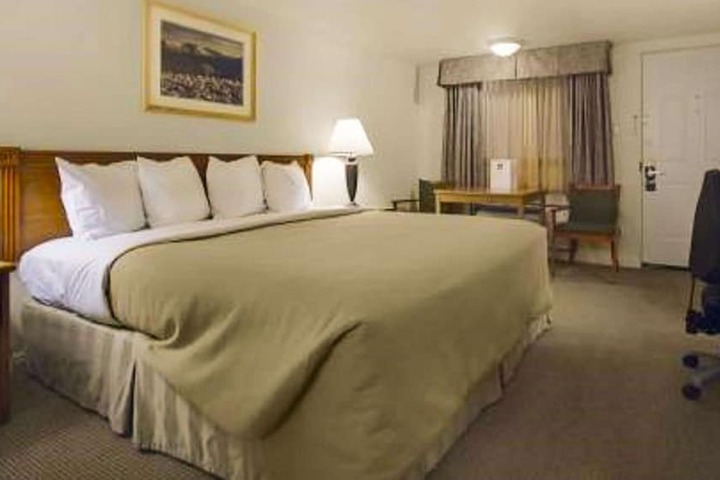 Room 13 of 24
