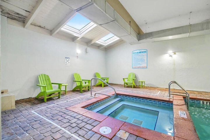 Pool 10 of 81