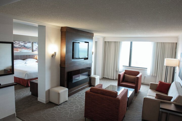 Room 33 of 46