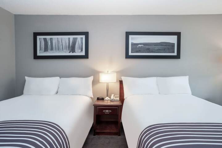 Room 11 of 32