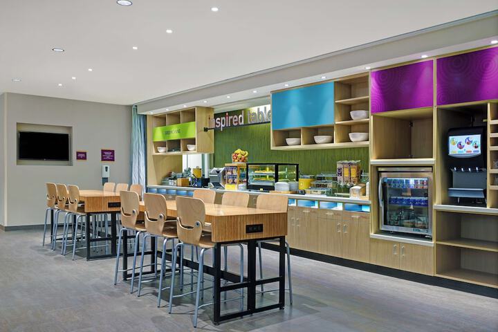 Breakfast/Coffee Service 28 of 34