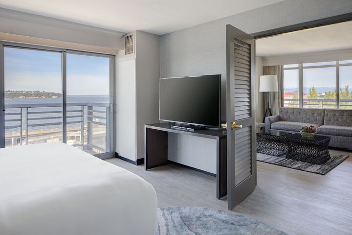 Room 27 of 61
