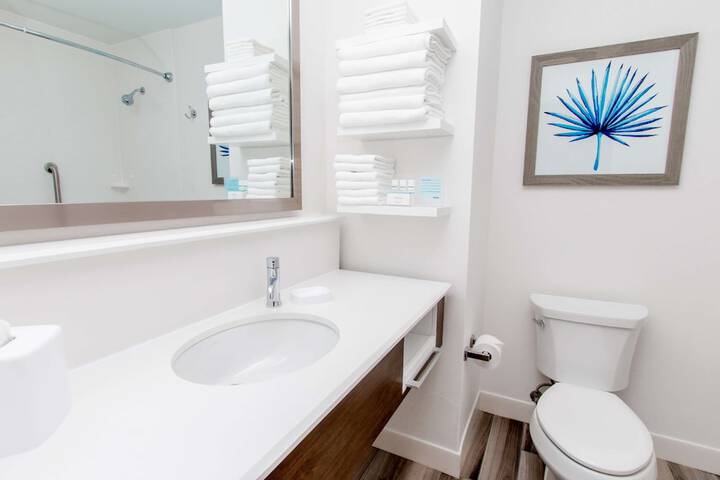 Hampton Inn & Suites Panama City Beach-Beachfront