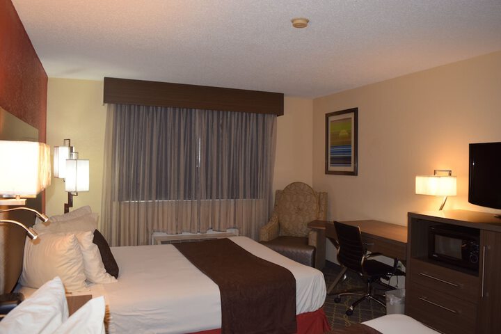 Room 9 of 23
