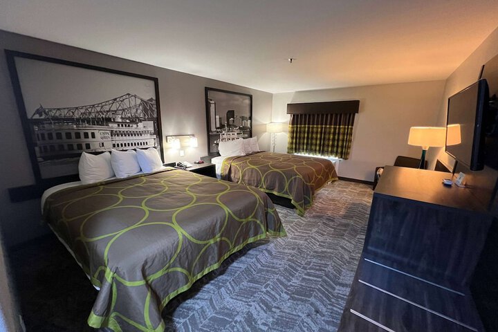 Super 8 by Wyndham Lake Charles / Sulphur