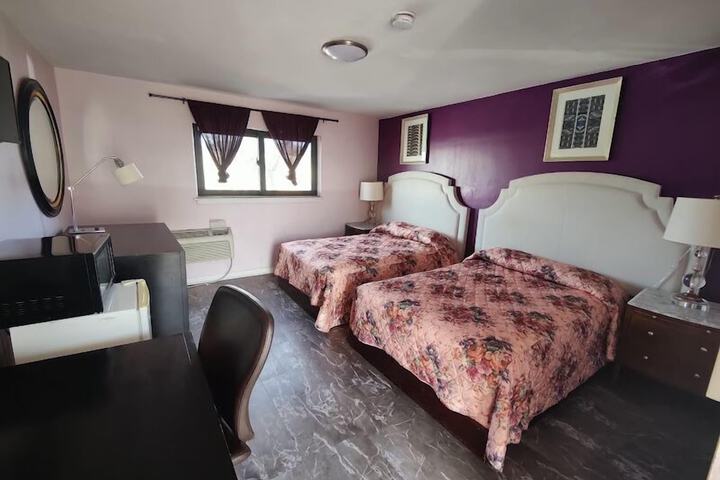 Room 5 of 25