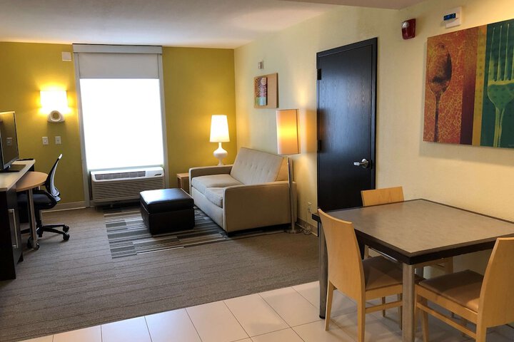 Room 7 of 37