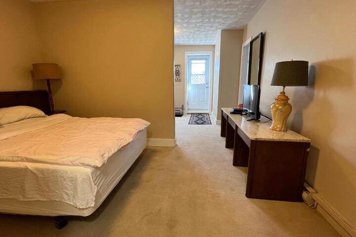 Admirals Quay Motel & Suites