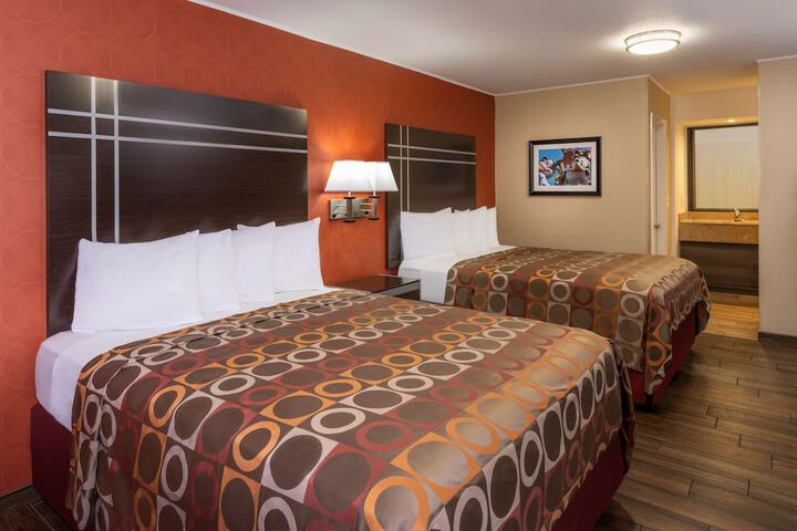 Room 10 of 23