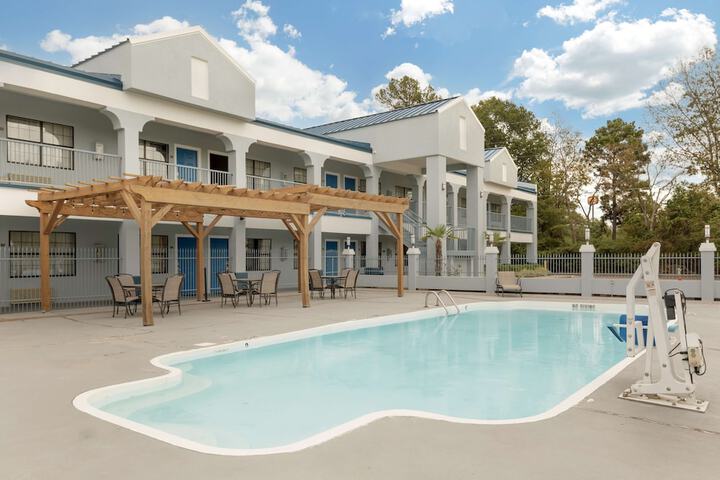 Pool 3 of 35