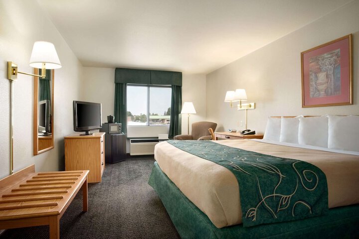 Room 12 of 19