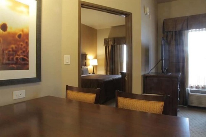 Teddys Residential Suites New Town