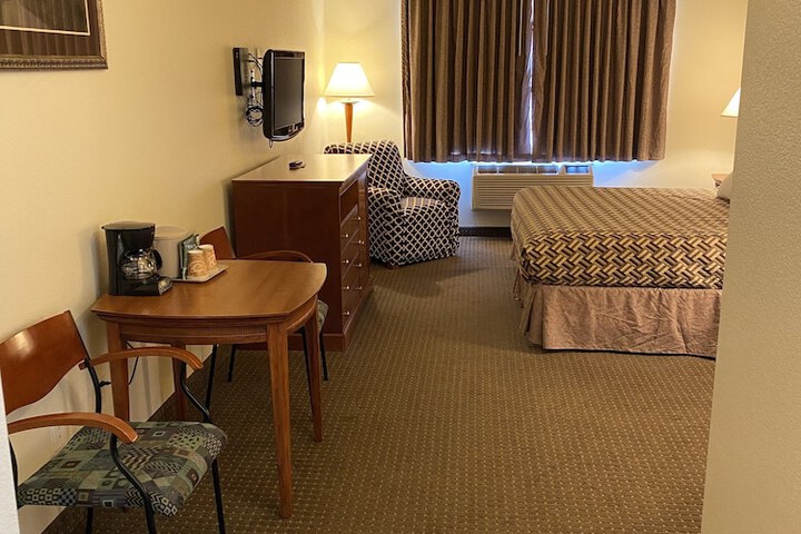 Room 19 of 41