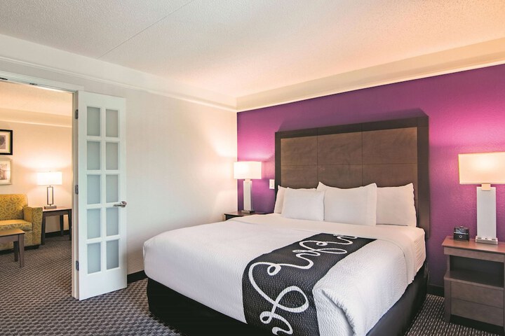 Room 32 of 54