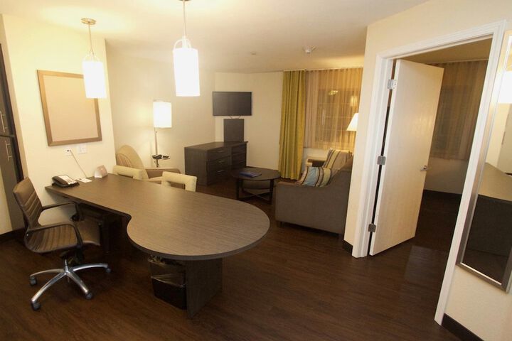 Room 19 of 38
