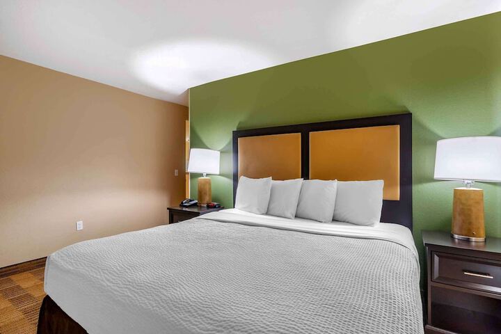 Room 28 of 37