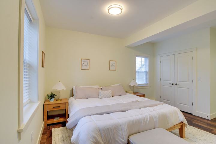 Dtwn Lititz Apt Half-mi to Park!