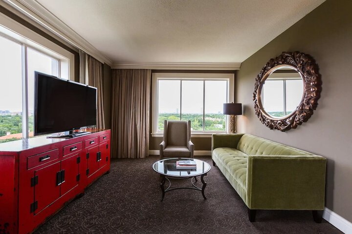 Room 11 of 36