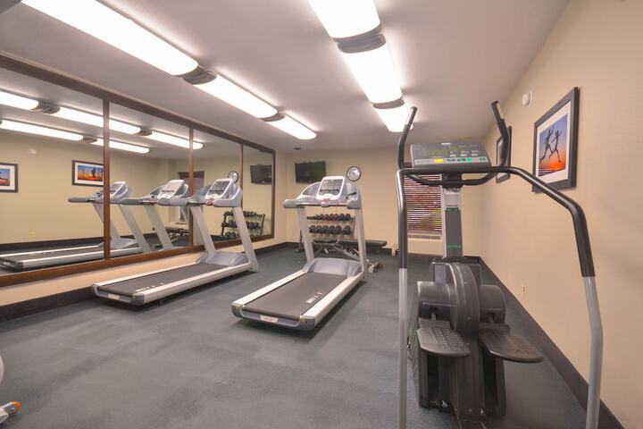 Holiday Inn Express Fayetteville- Univ of AR Area by IHG