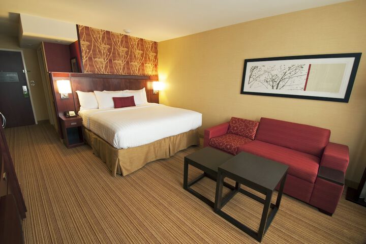 Room 13 of 25