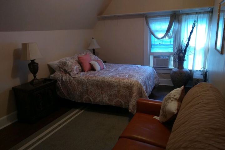 Room 2 of 11