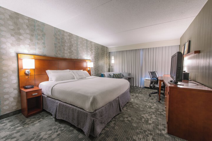Room 15 of 40