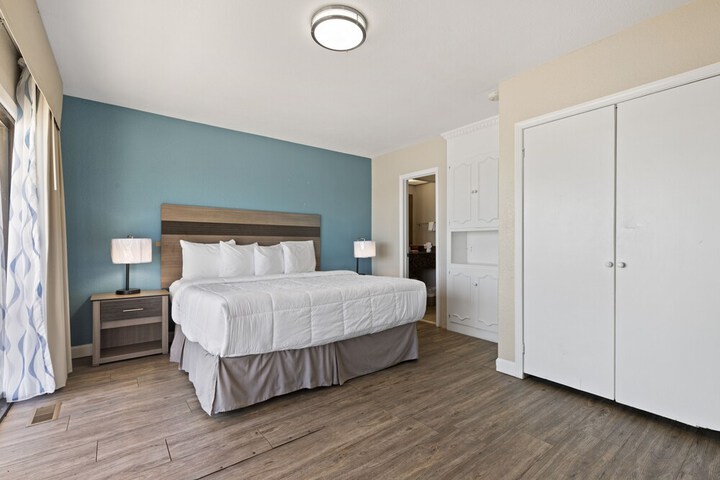 Room 62 of 86