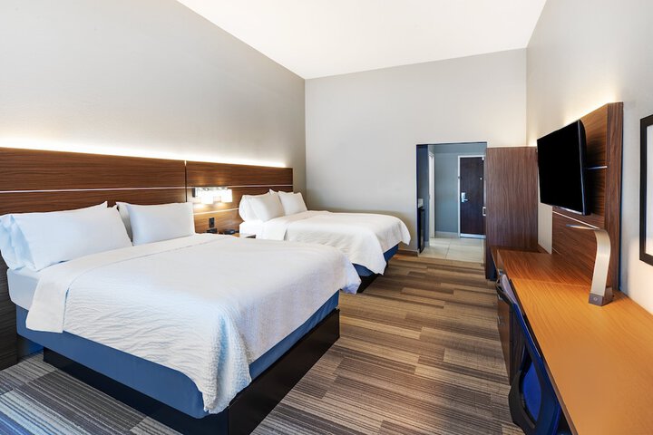 Room 14 of 36
