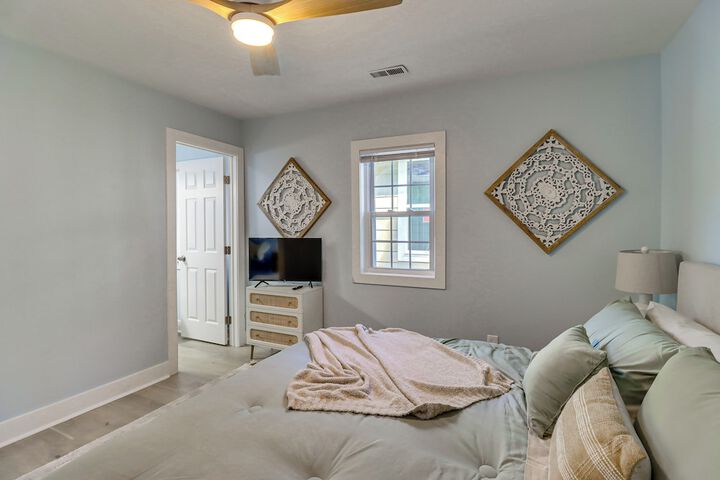 Bayfront Maryland Retreat w / Deck Near Beaches!