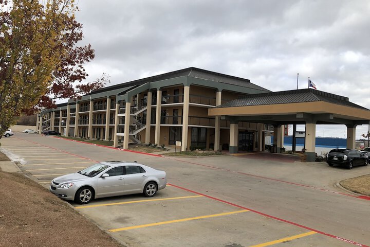 Hotel 2 of 67