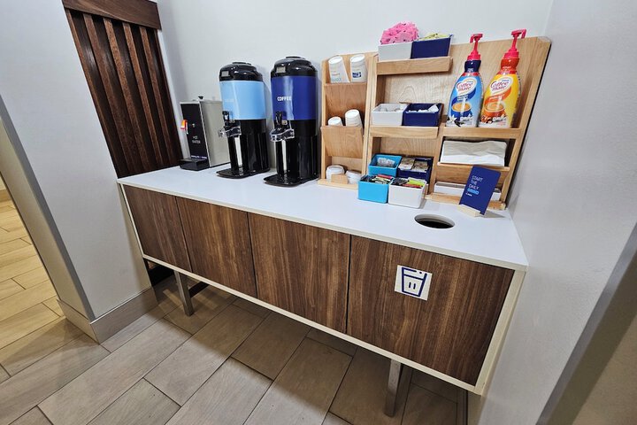 Breakfast/Coffee Service 46 of 61