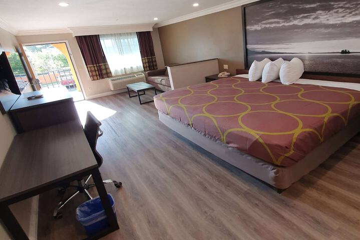 Room 20 of 35
